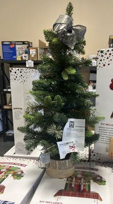 Member's Mark Pre-Lit 32" Tree &amp; Decorating Kit - All is Bright