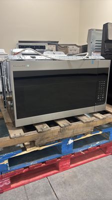 KitchenAid - 1.9 CU. FT Capacity Microwave - Stainless steel