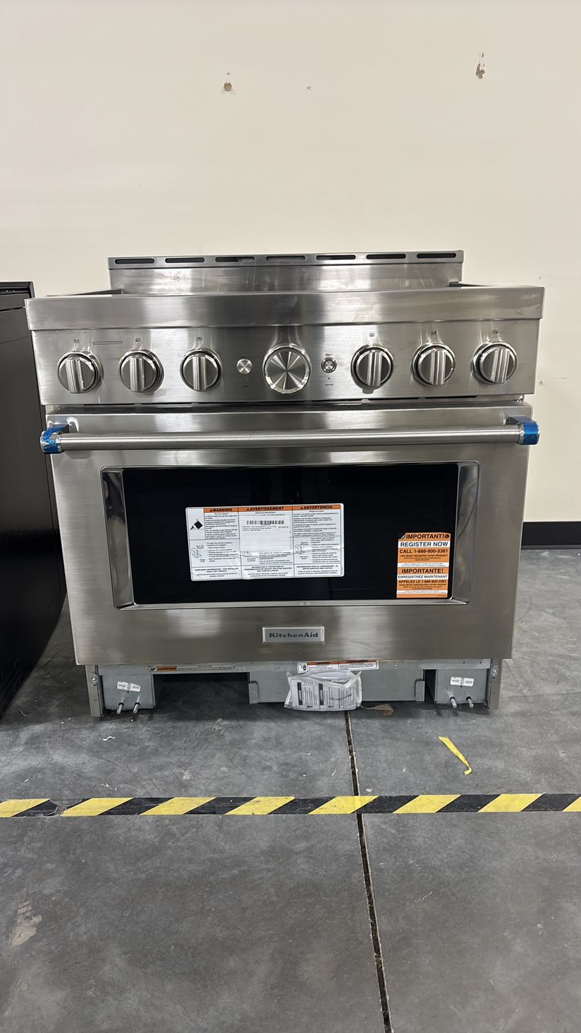 KitchenAid - Commercial-Style 5.1 Cu. Ft. Slide-In Gas True Convection Range with Self-Cleaning - Stainless Steel