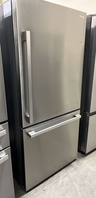 Hisense 17.2-cu ft Counter-depth Bottom-Freezer Refrigerator (Fingerprint Resistant Stainless Steel) ENERGY STAR