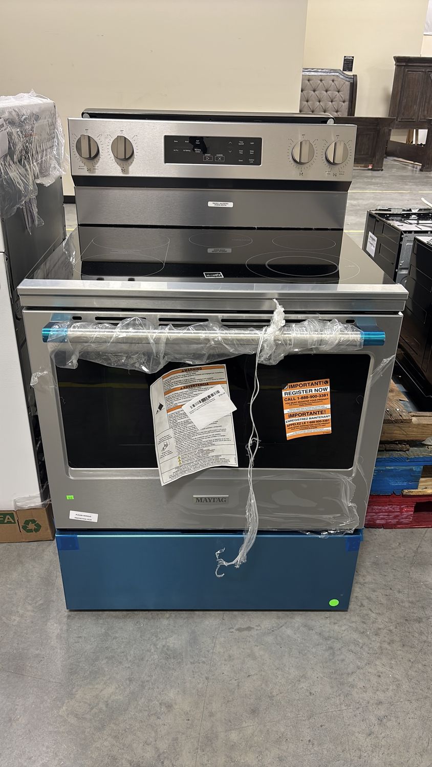 Maytag 30 in. 5-Element Freestanding Electric Range in Fingerprint Resistant Stainless Steel