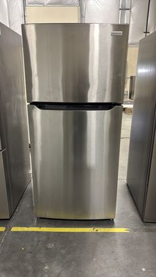 Frigidaire - 18.3 Cu. Ft. Top Freezer Refrigerator - Stainless Steel