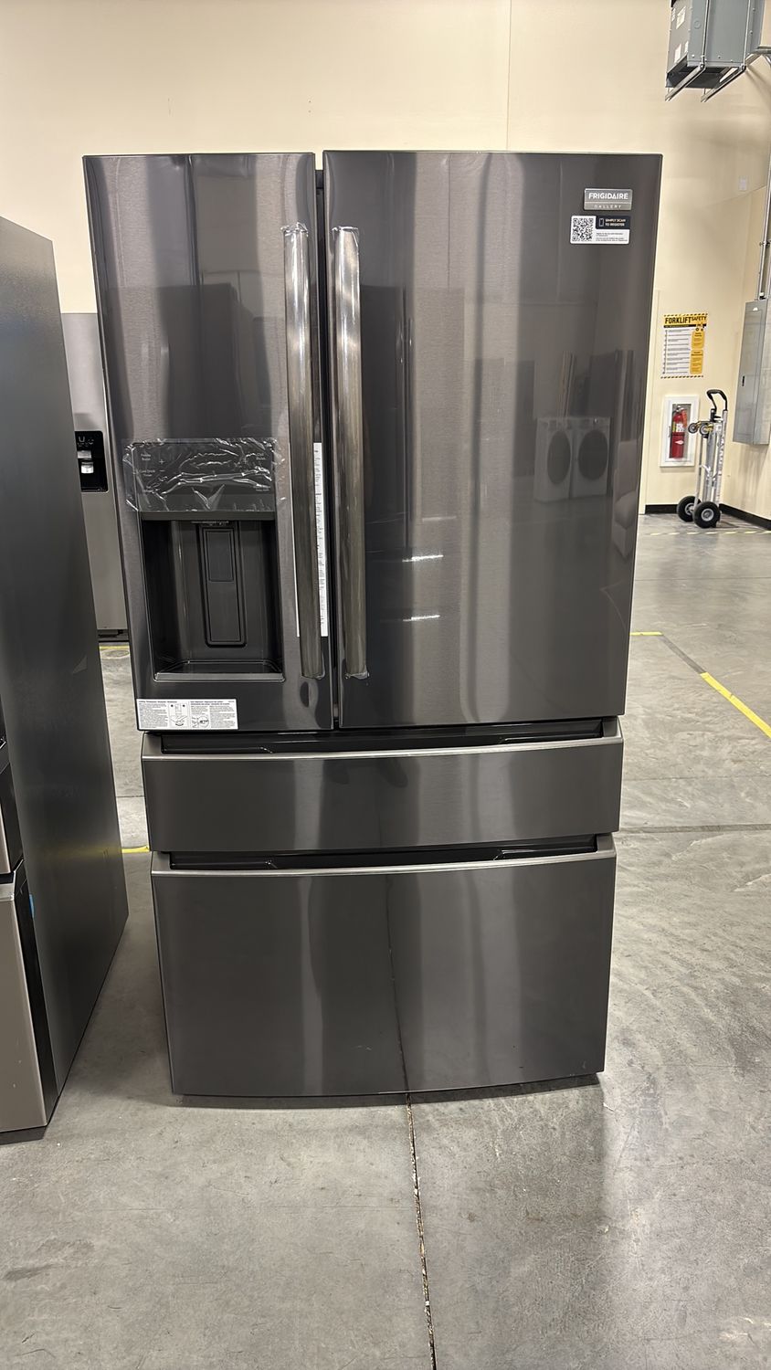 Frigidaire Gallery - 21.5 Cu. Ft. Counter-Depth 4-Door French Door Refrigerator - Black Stainless Steel