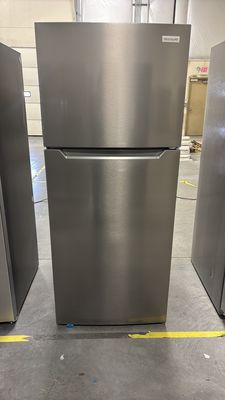 Frigidaire - 17.6 Cu. Ft. Top Freezer Refrigerator - Stainless Steel