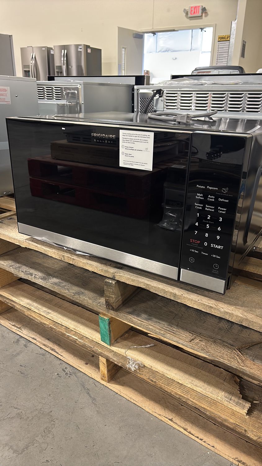 Frigidaire - Gallery 2.2 Cu. Ft. Built-In Microwave with Sensor Cook - Stainless Steel