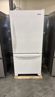 Whirlpool 18.7-cu ft Bottom-Freezer Refrigerator with Ice Maker (White)