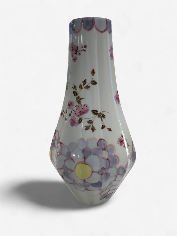 Vase/flowers hummingbird