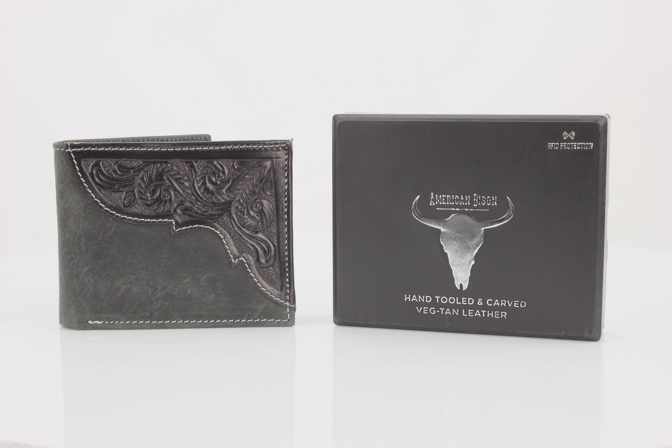 American Bison Oil Pull Up Bifold Wallet Tooled ABW028, Colour: Black
