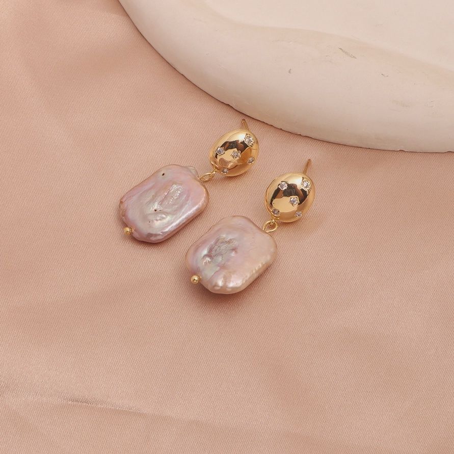 Versatile Retro Pearl Baroque Stud Earrings