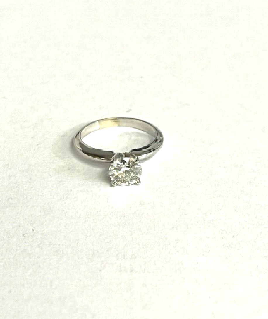LADY'S 14K GOLD SOLITAIR RING
