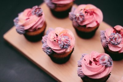 12 Mini Cupcakes Set