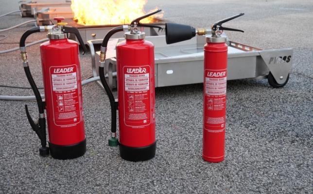 Extincteur de formation / d’entrainement incendie CO2 rechargeable LEADER