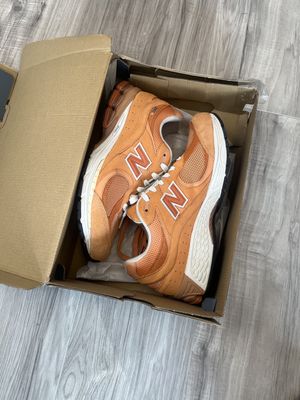 NEW BALENCE 2002R ORANGE