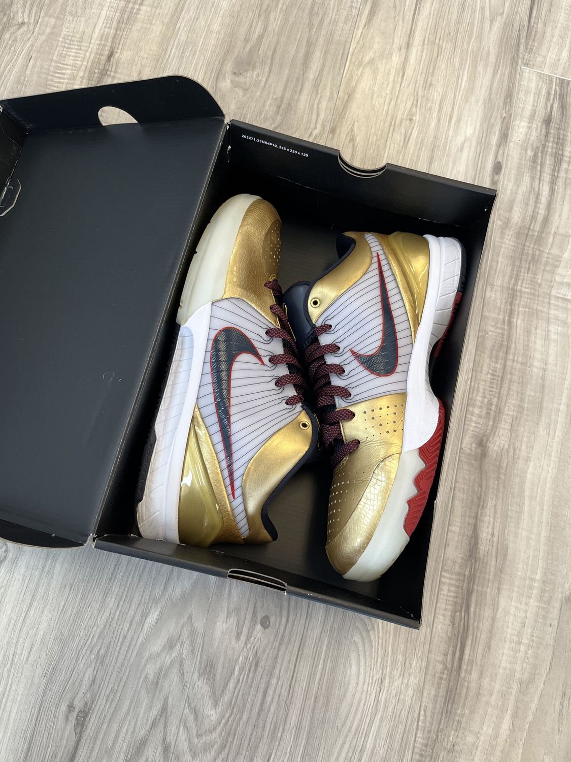 KOBE 4 GOLD MEDAL, USED: 12