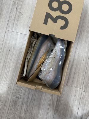 YEEZY 380 PEPPER REFLECTIVE | NEW |