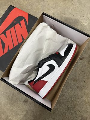 JORDAN 1 LOW BLACK TOE