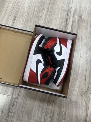 JORDAN 1 HIGH SATIN BLACK TOE