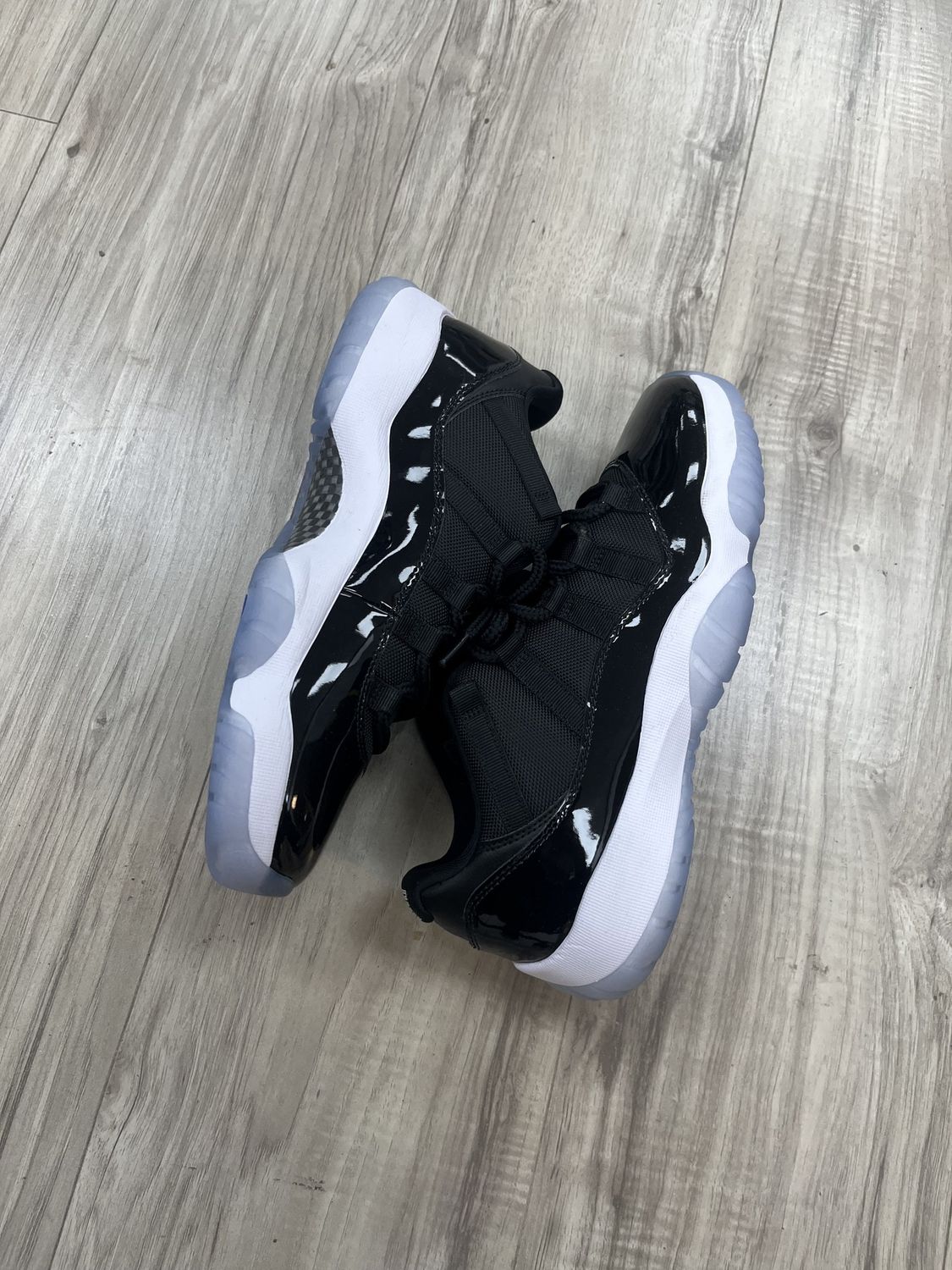JORDAN 11 LOW SPACE JAM | NO BOX |, USED: 9