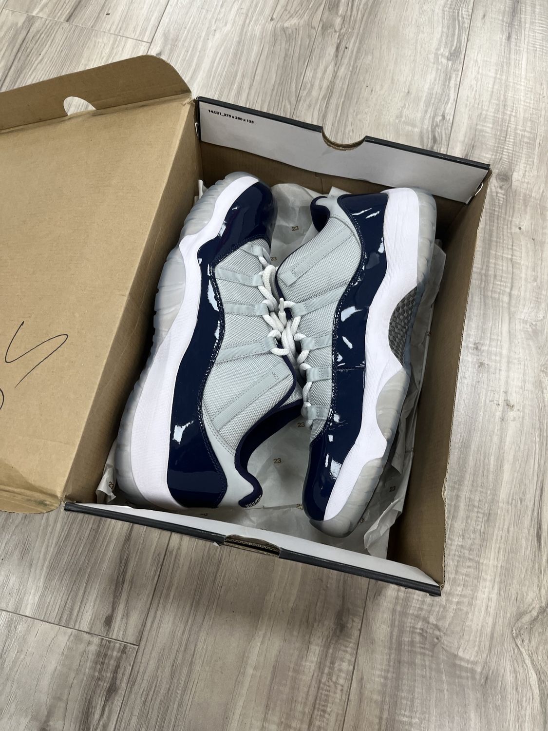 JORDAN 11 LOW GEORGETOWN, USED: 15