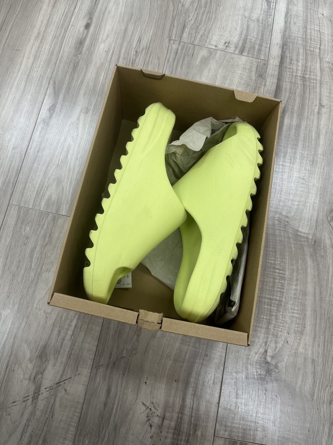 YEEZY SLIDE GLOW GREEN, USED: 12