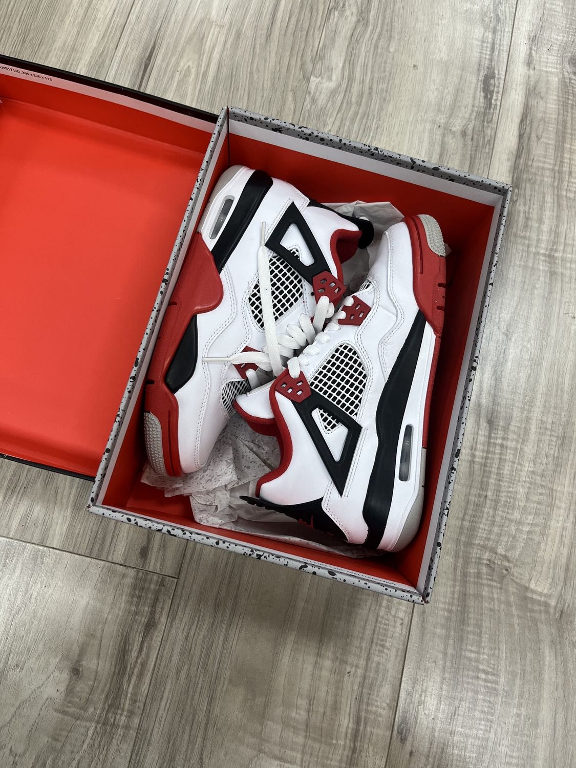 JORDAN 4 FIRE RED, USED: 6Y