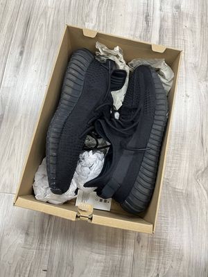YEEZY 350 ONYX