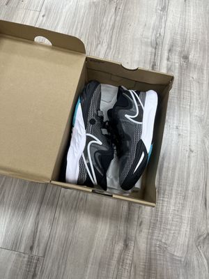 KYRIE 8 GO BLK/WHT/LGHT MENTA | NEW |