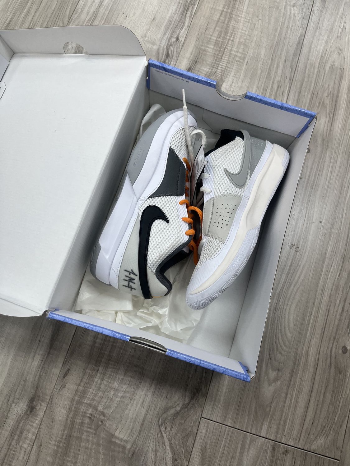 JA MORANT 1 WHITE ORANGE, USED: 6