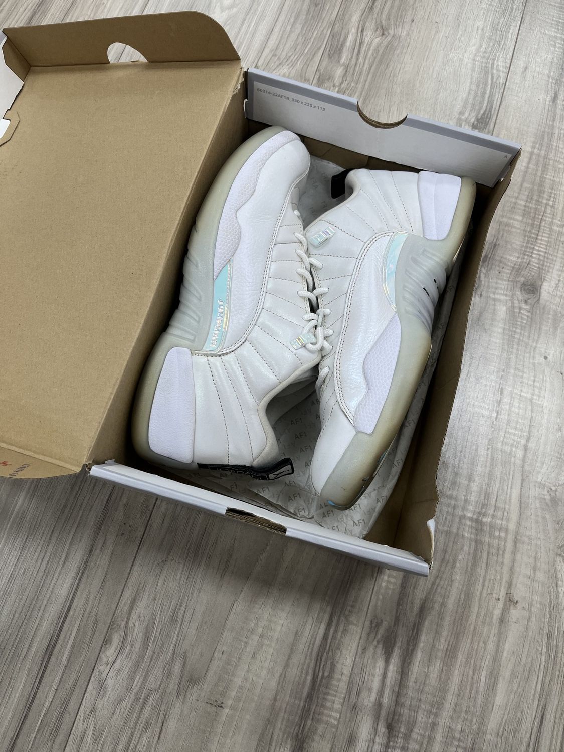 JORDAN 12 LOW EASTER | NO BOX |, USED: 10.5