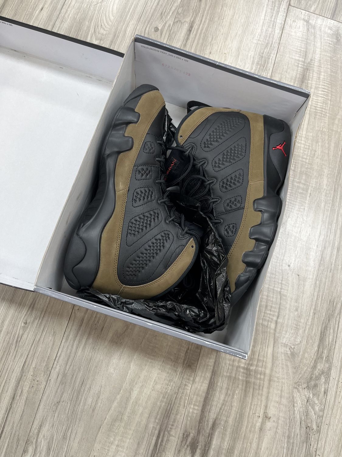JORDAN 9 OLIVE CLEAN, USED: 10.5