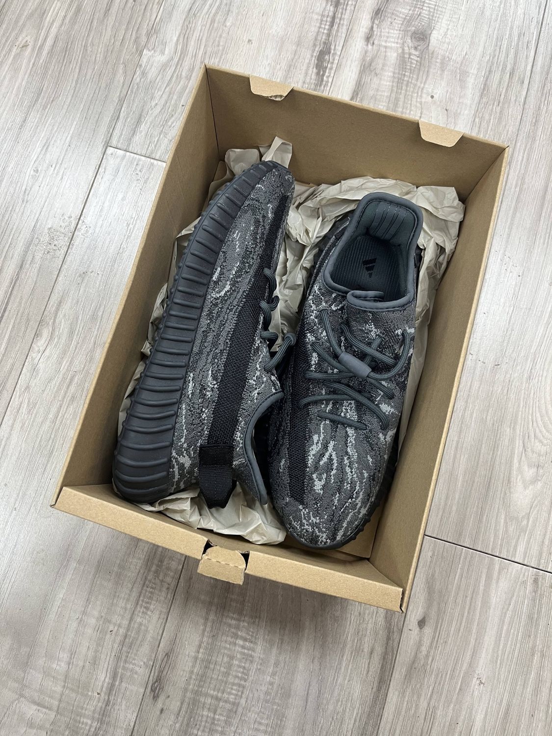 YEEZY 350 MX DARK SALT, USED: 9