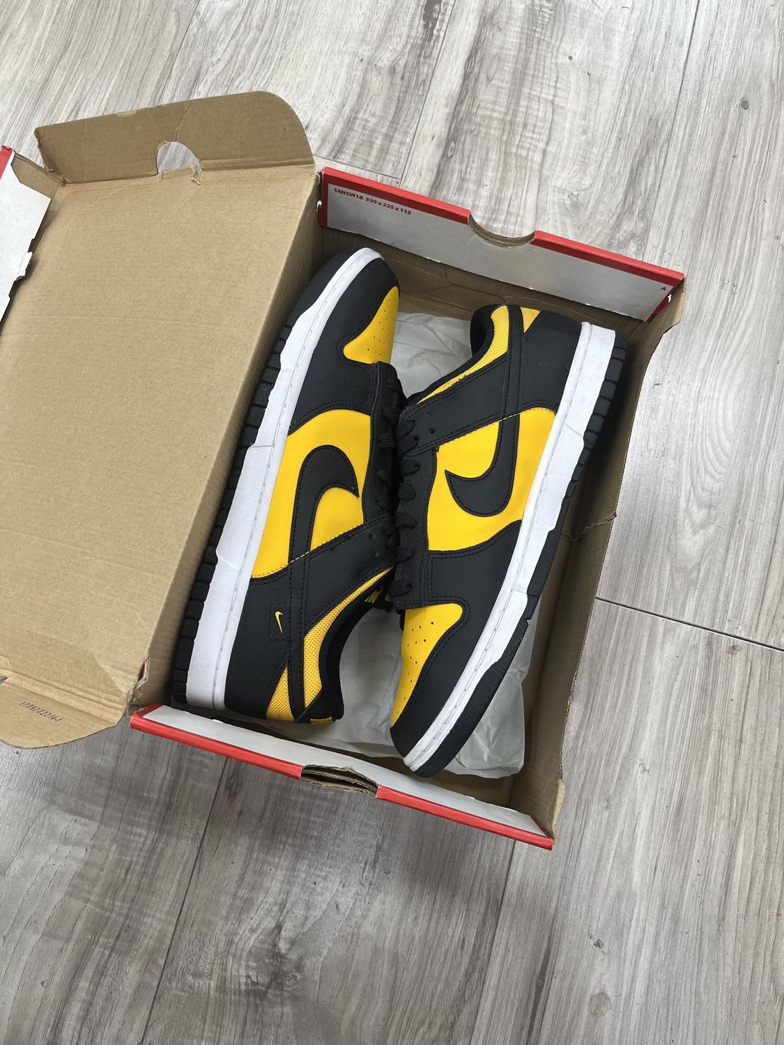 DUNK LOW BLACK UNIVERSITY GOLD, USED: 11.5