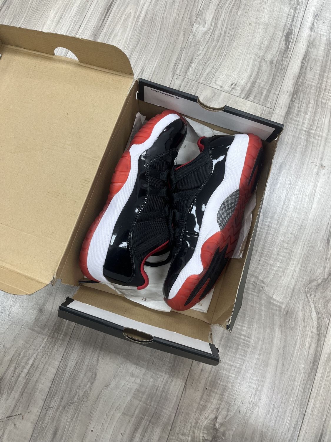 JORDAN 11 LOW BRED OLD PAIR, USED: 9