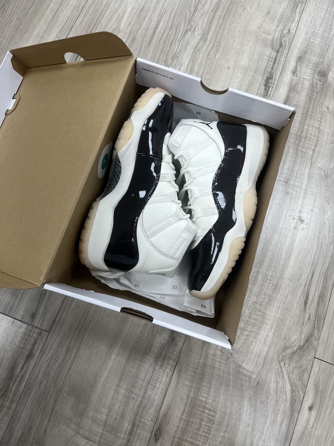 JORDAN 11 NEOPOLITAIN, USED: 9.5W