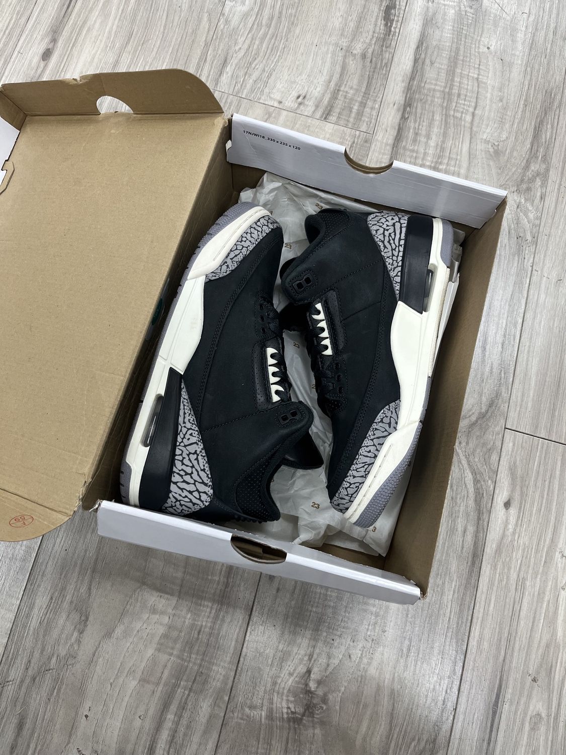 JORDAN 3 OFF NOIR, USED: 10W