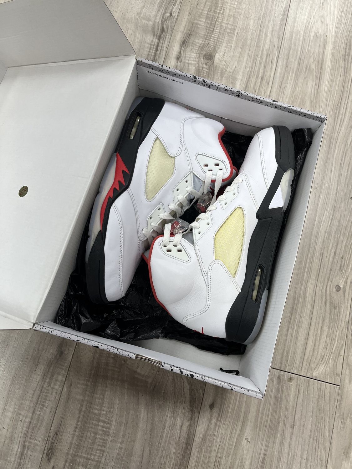 JORDAN 5 FIRE RED SILVER TOUNGE, USED: 12