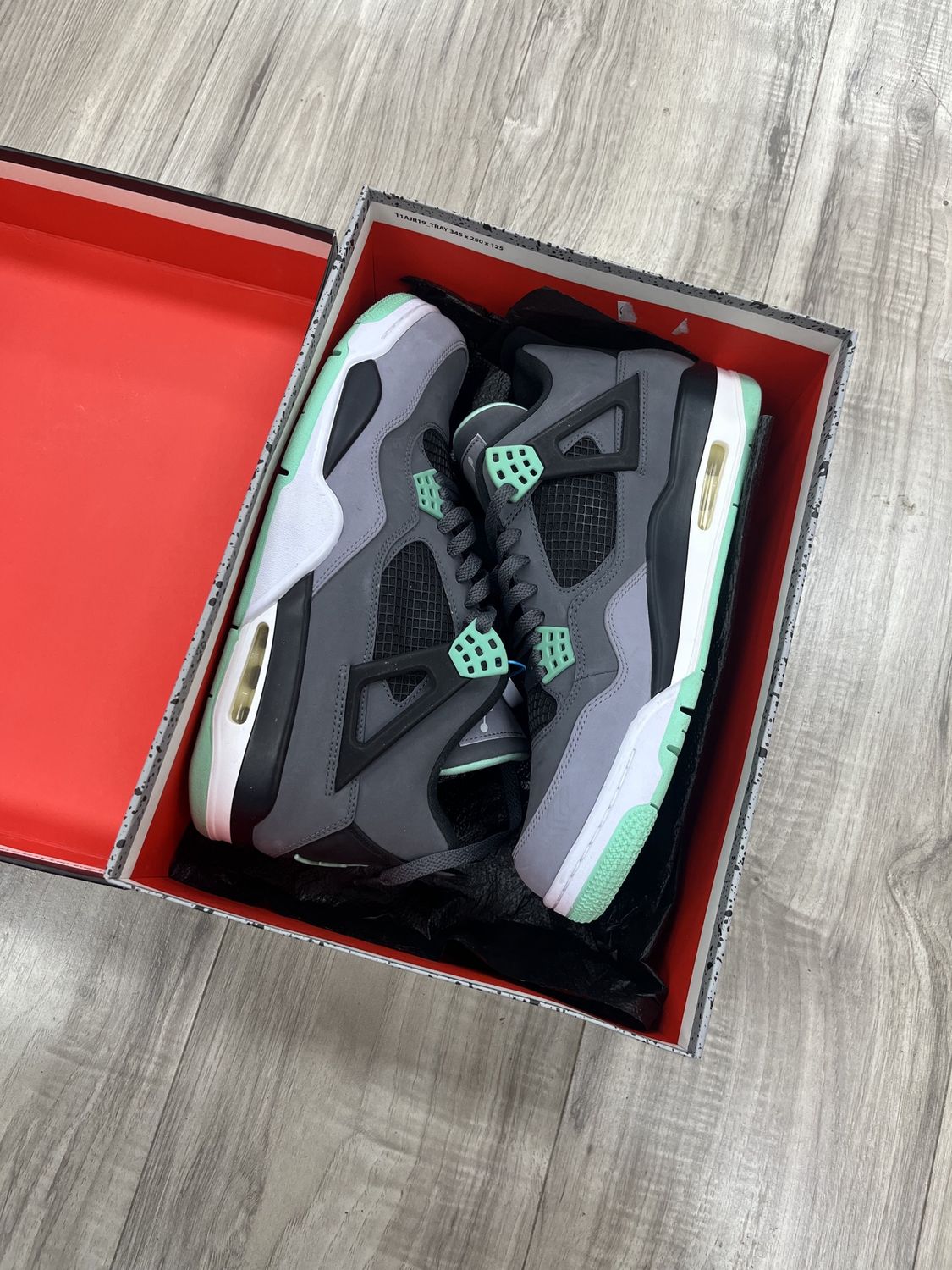 JORDAN 4 GREEN GLOW, USED: 11.5