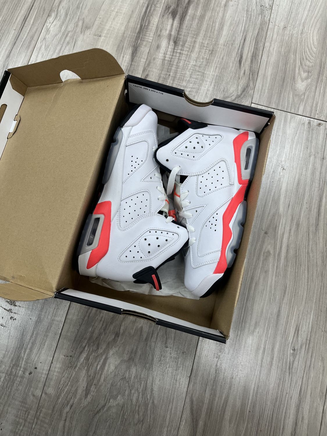 JORDAN 6 WHITE INFARED, USED: 5Y