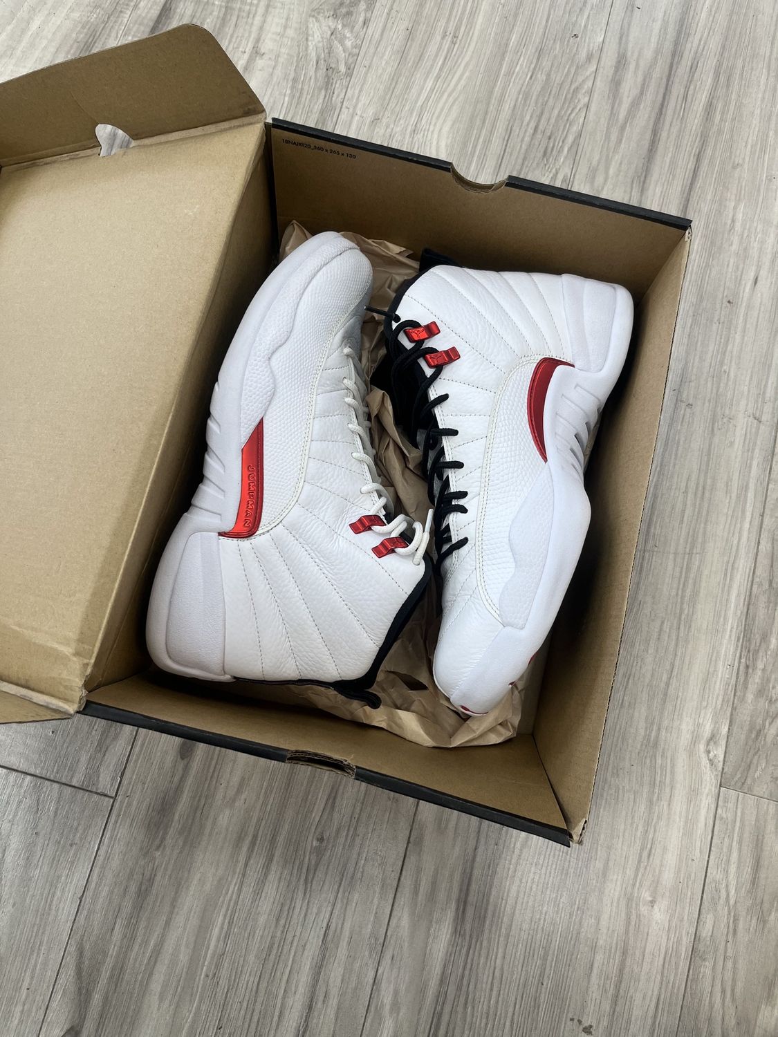 JORDAN 12 TWIST CLEAN, USED: 11