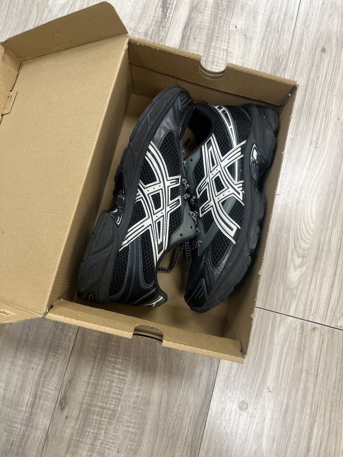 ASICS BLACK PURE SILVER |, USED: 9