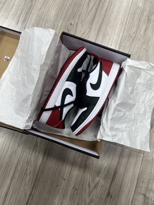 JORDAN 1 LOW BLACK TOE