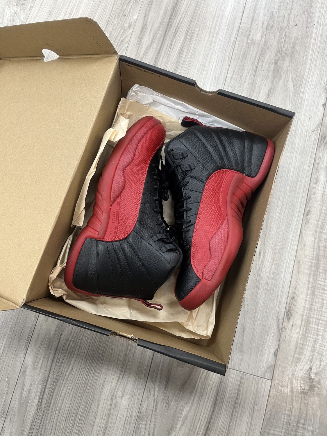 JORDAN 12 FLU GAME, USED: 9.5