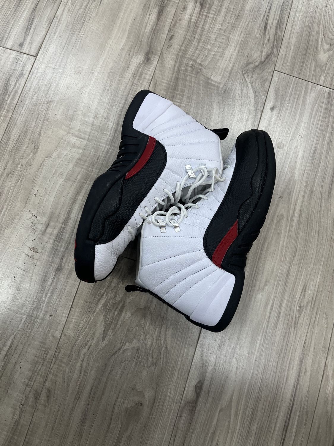 JORDAN 12 TAXI FLIP | NO BOX |, USED: 9