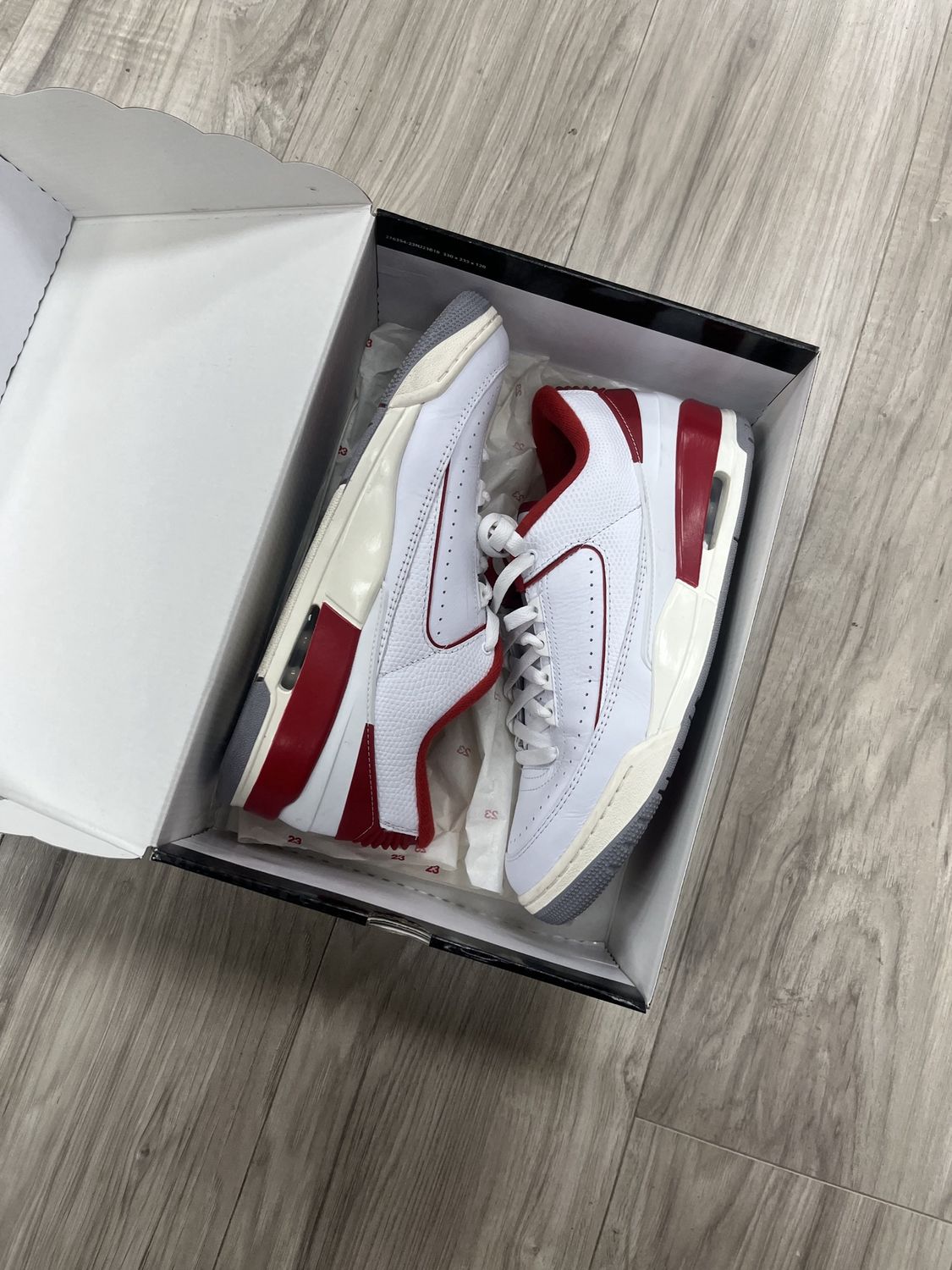 JORDAN 2/3 WHITE RED, USED: 10.5