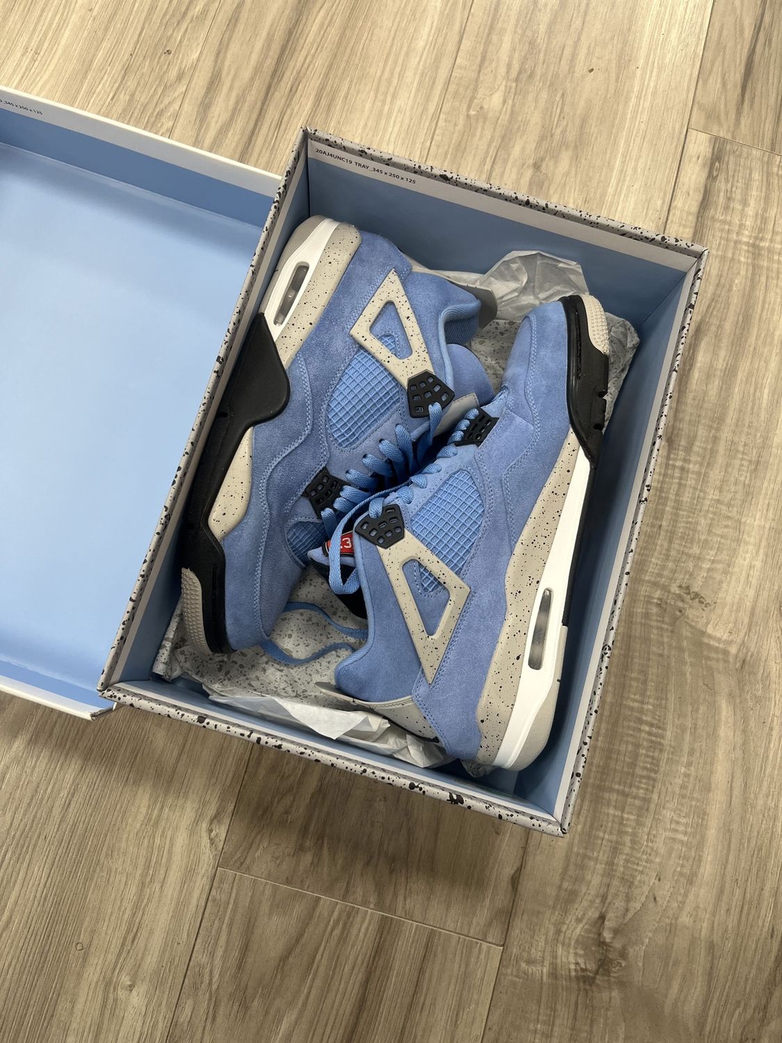 JORDAN 4 UNIVERSITY BLUE, USED: 10.5