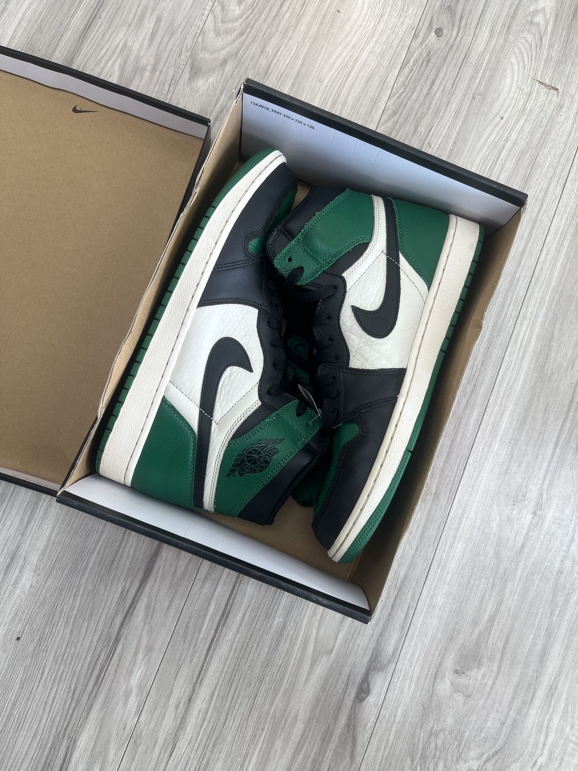 JORDAN 1 PINE GREEN, USED: 12