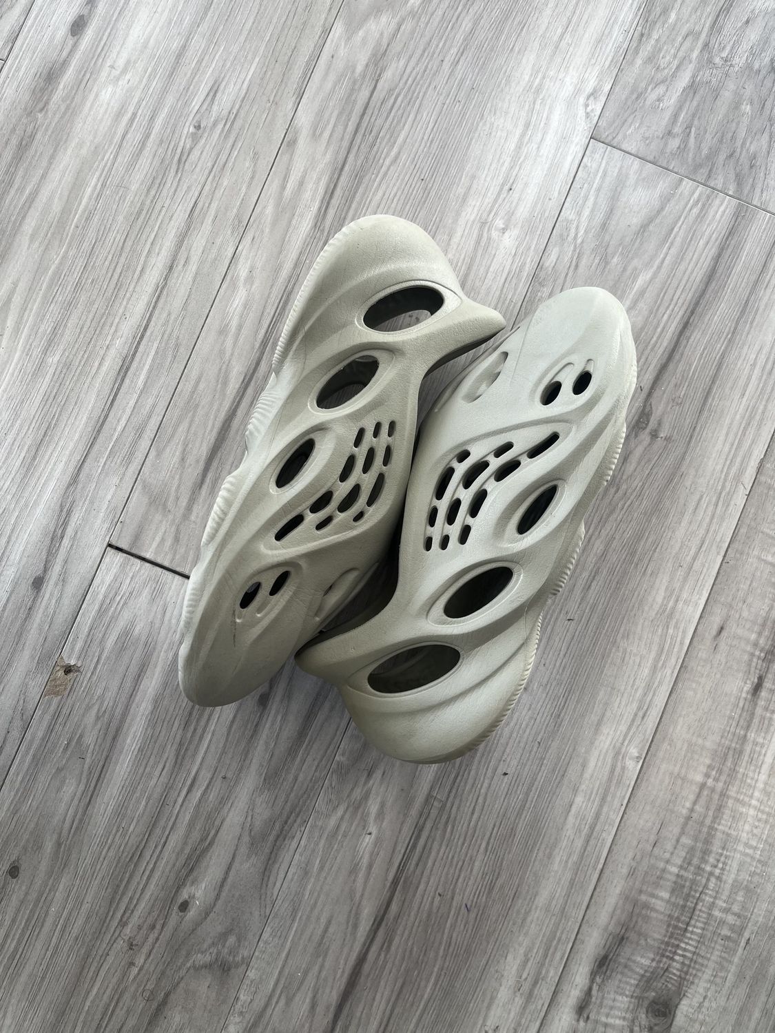 YEEZY FOAM RUNNER BEIGE, USED: 11