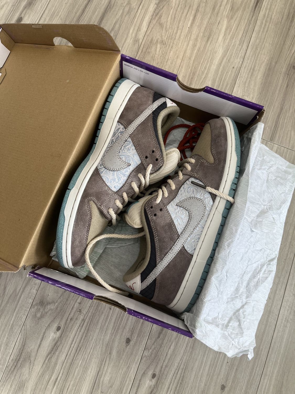 DUNK SB LOW BIG MONEY SAVINGS, USED: 11.5