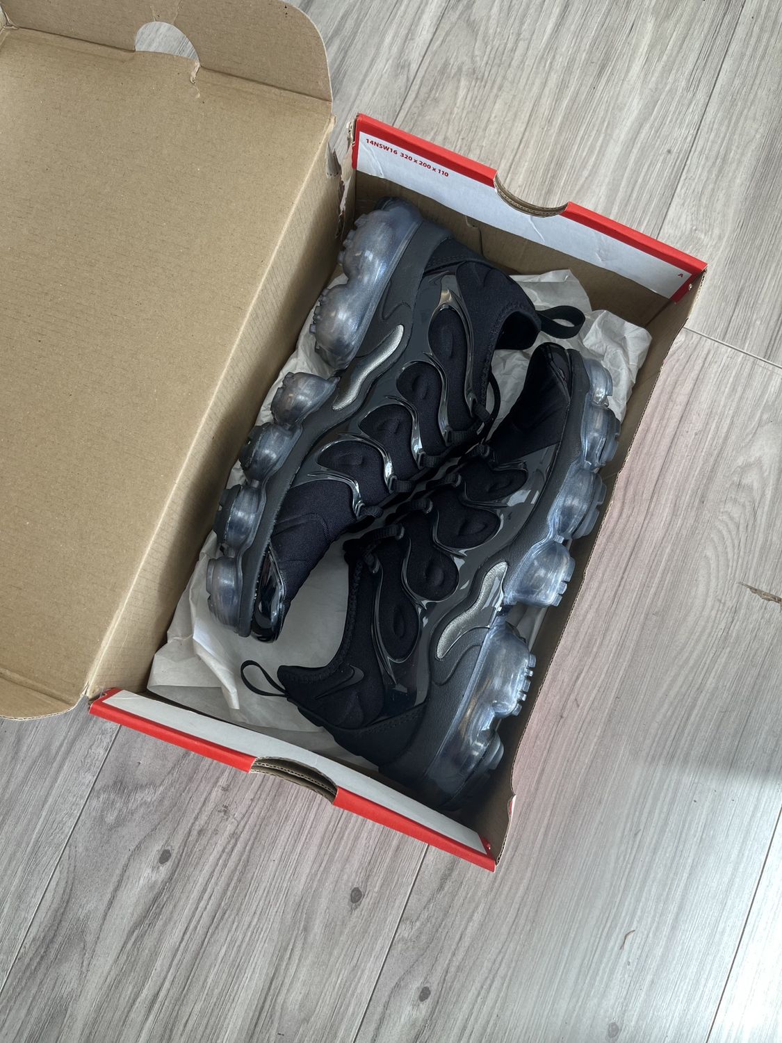 VAPORMAX PLUS BLACK ANTHRACITE, USED: 8W