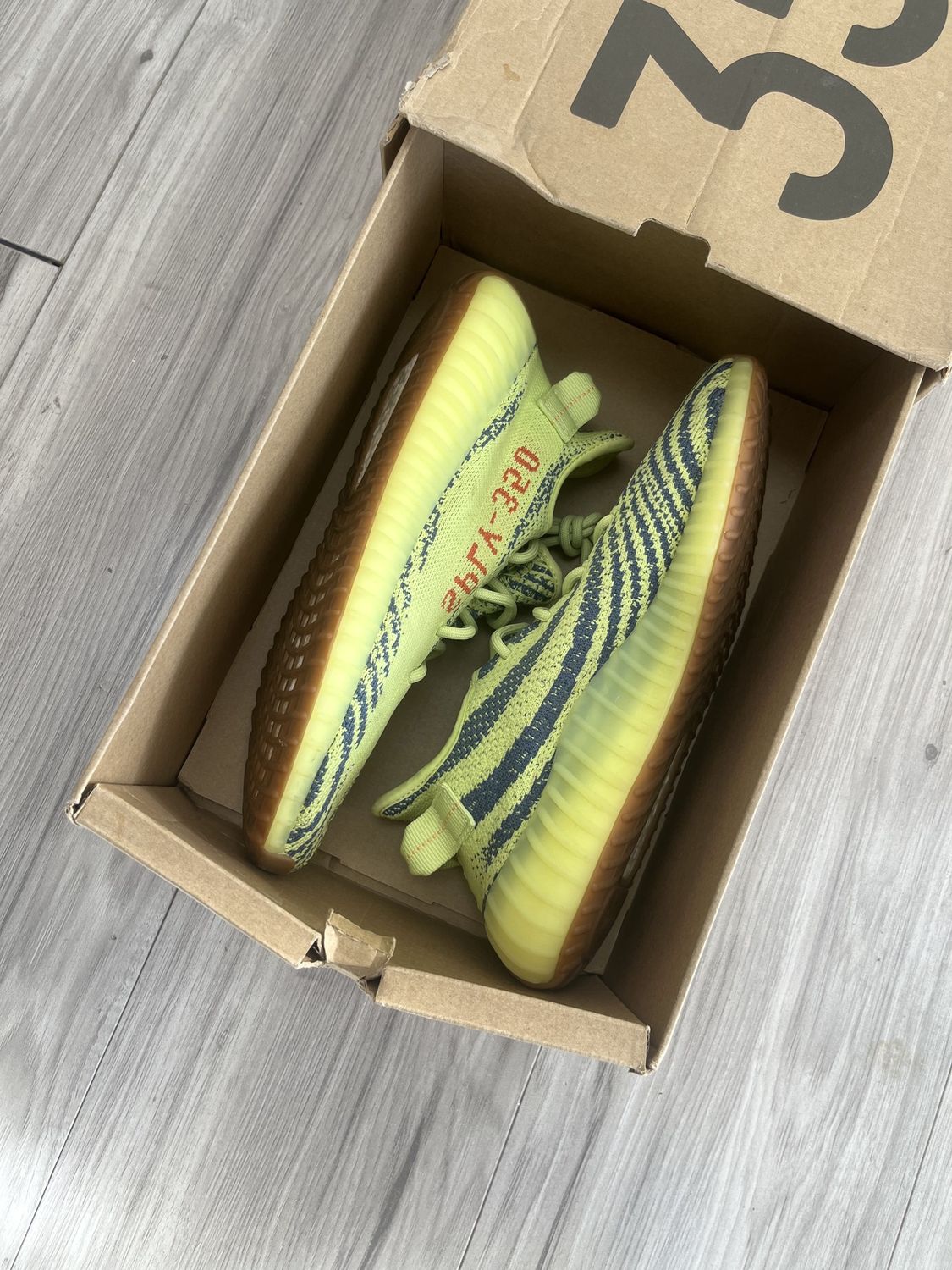 YEEZY 350 SEMI FROZEN, USED: 9